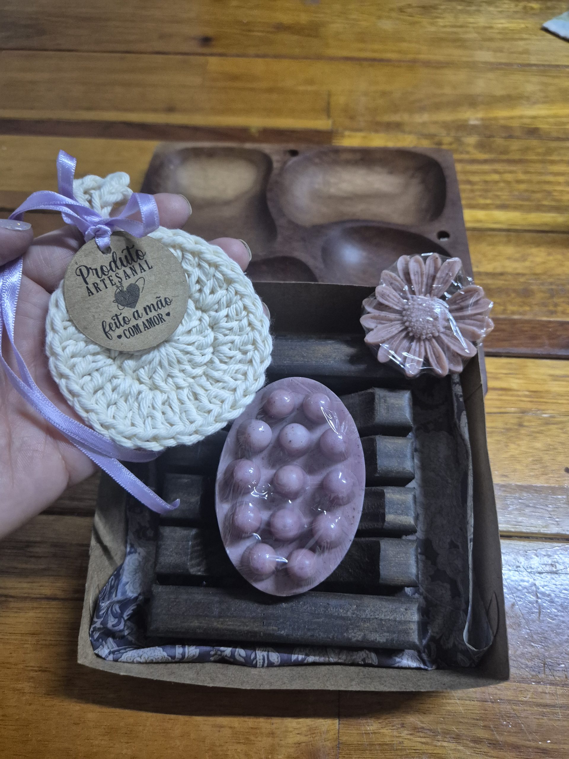 Kit Presente Magnólia - sabonete massageador + ecopad + saboneteira - Imagem 4
